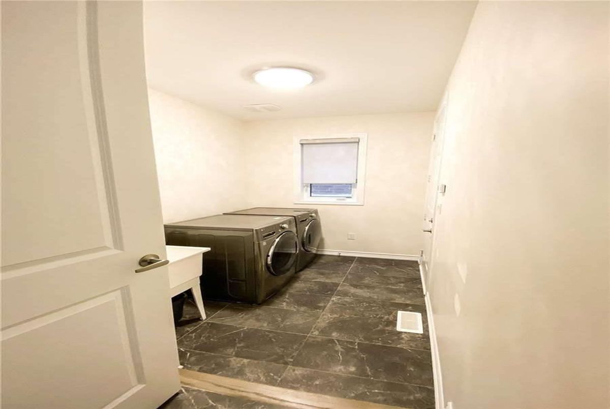 1553 Farrow Cres 1553 Farrow Cres Innisfil