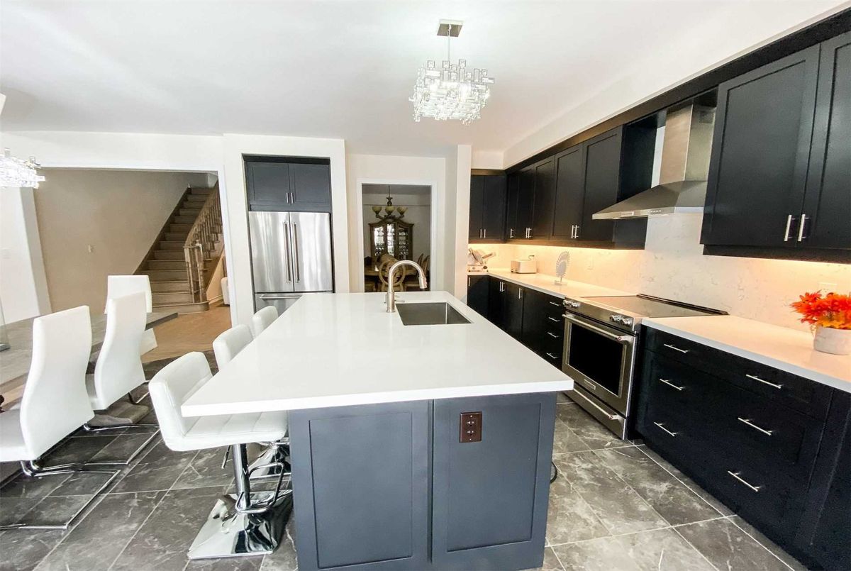1553 Farrow Cres 1553 Farrow Cres Innisfil