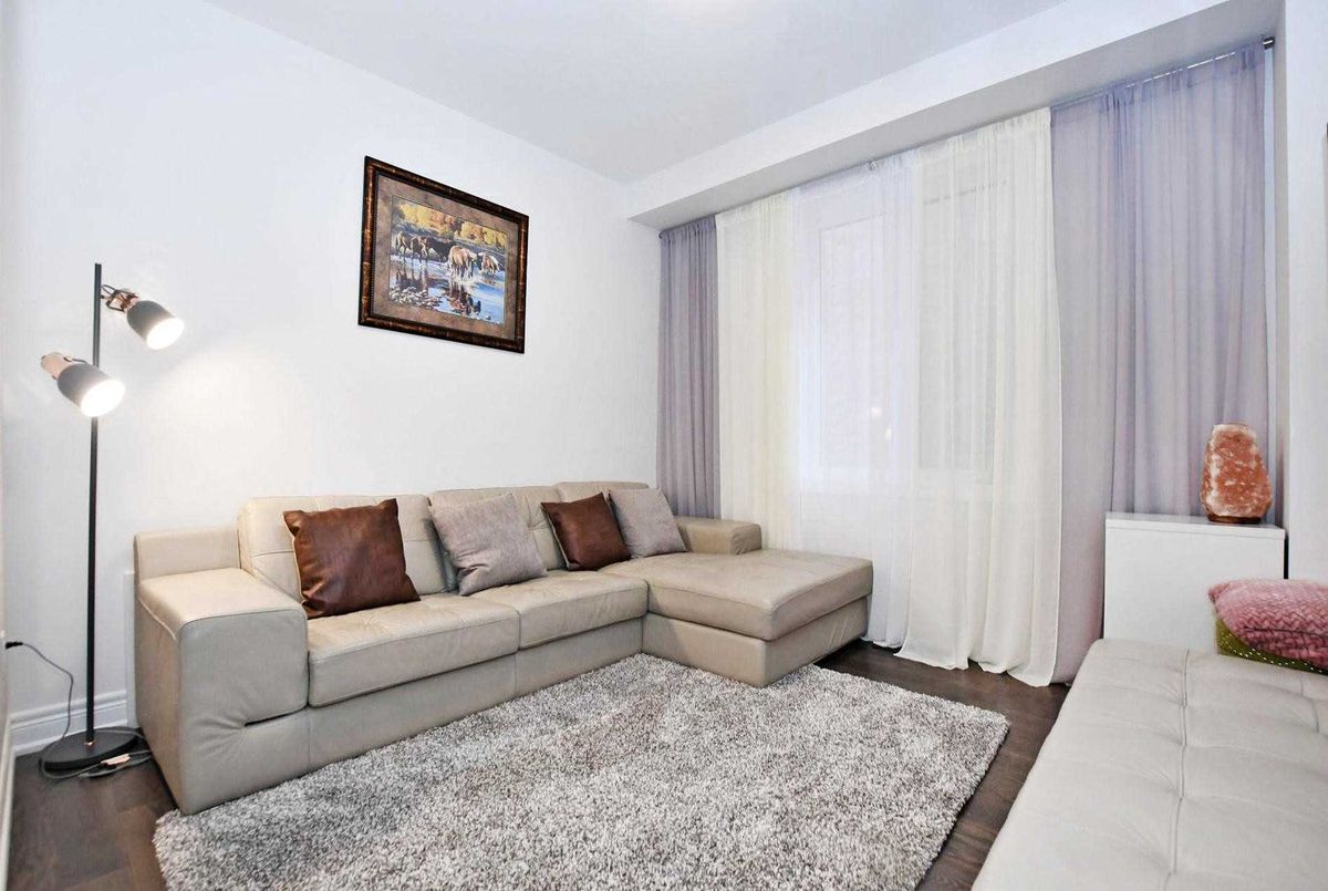 572 Somerville Dr 572 Somerville Dr Newmarket