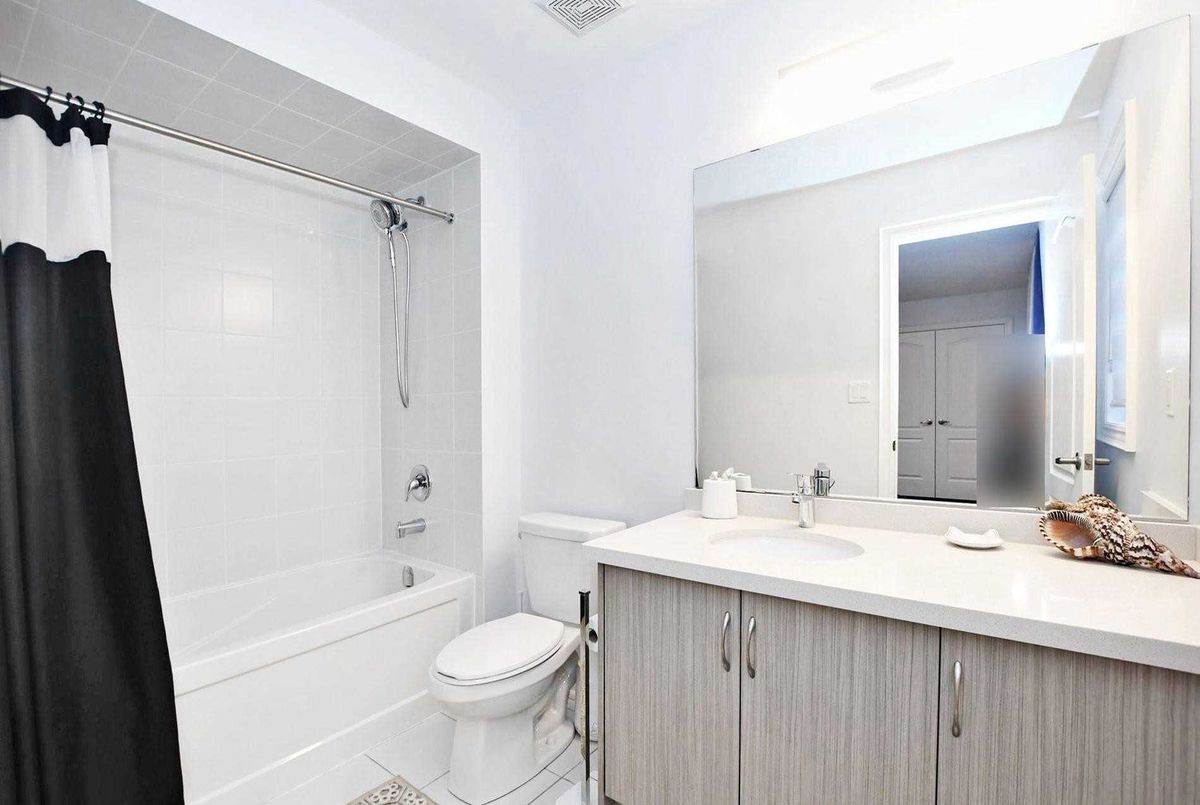 572 Somerville Dr 572 Somerville Dr Newmarket