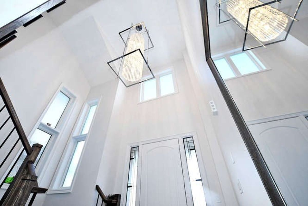 572 Somerville Dr 572 Somerville Dr Newmarket