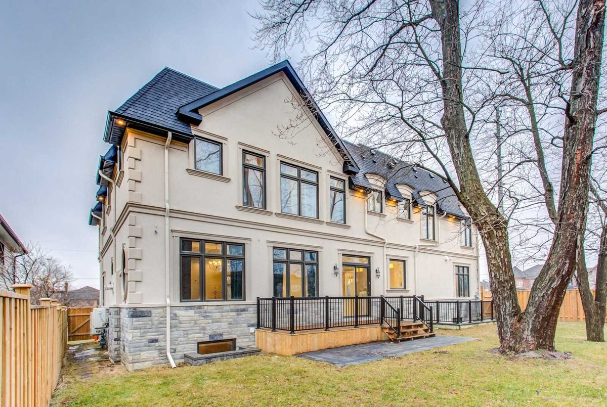 9737 Bathurst St 9737 Bathurst St Richmond Hill