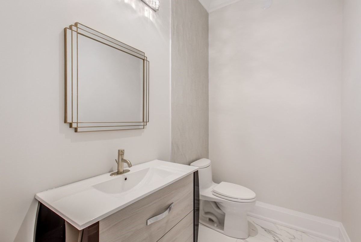 9737 Bathurst St 9737 Bathurst St Richmond Hill
