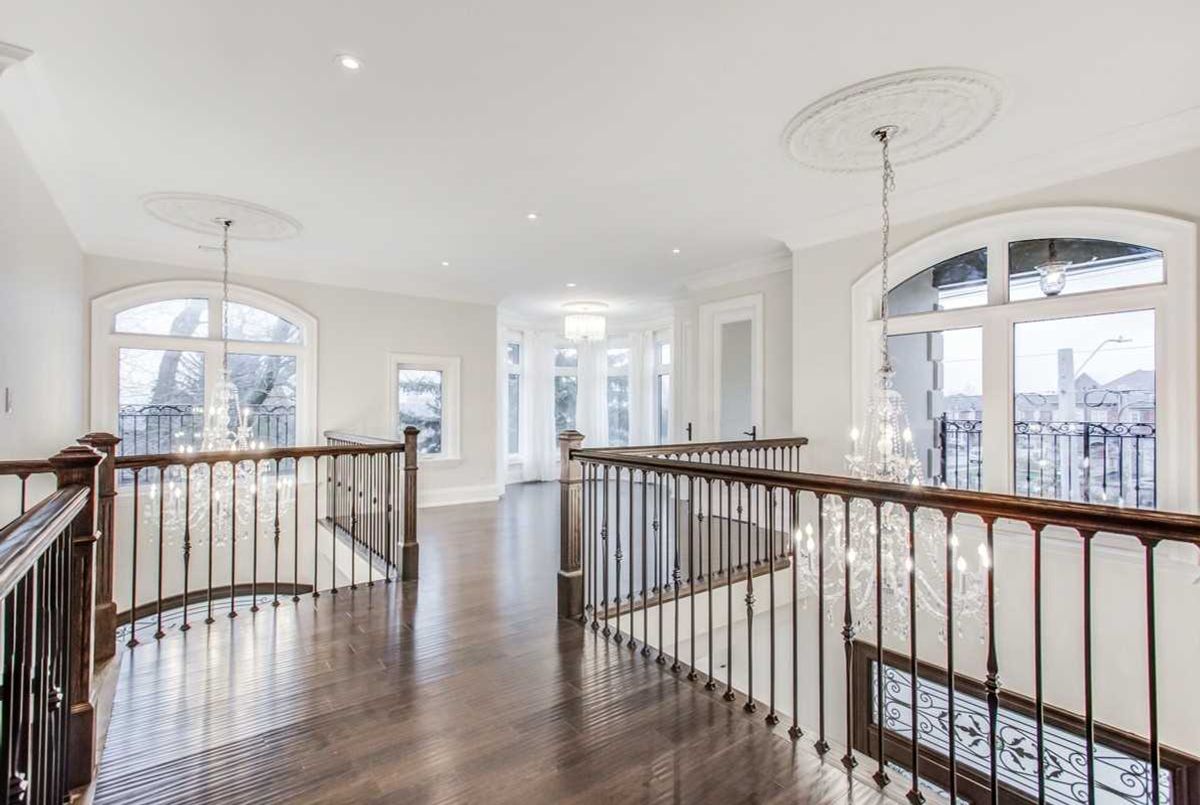 9737 Bathurst St 9737 Bathurst St Richmond Hill