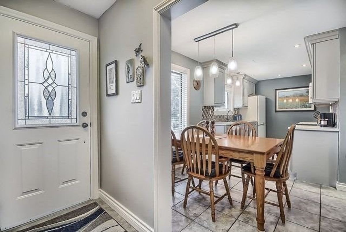 49 May Ave 49 May Ave East Gwillimbury