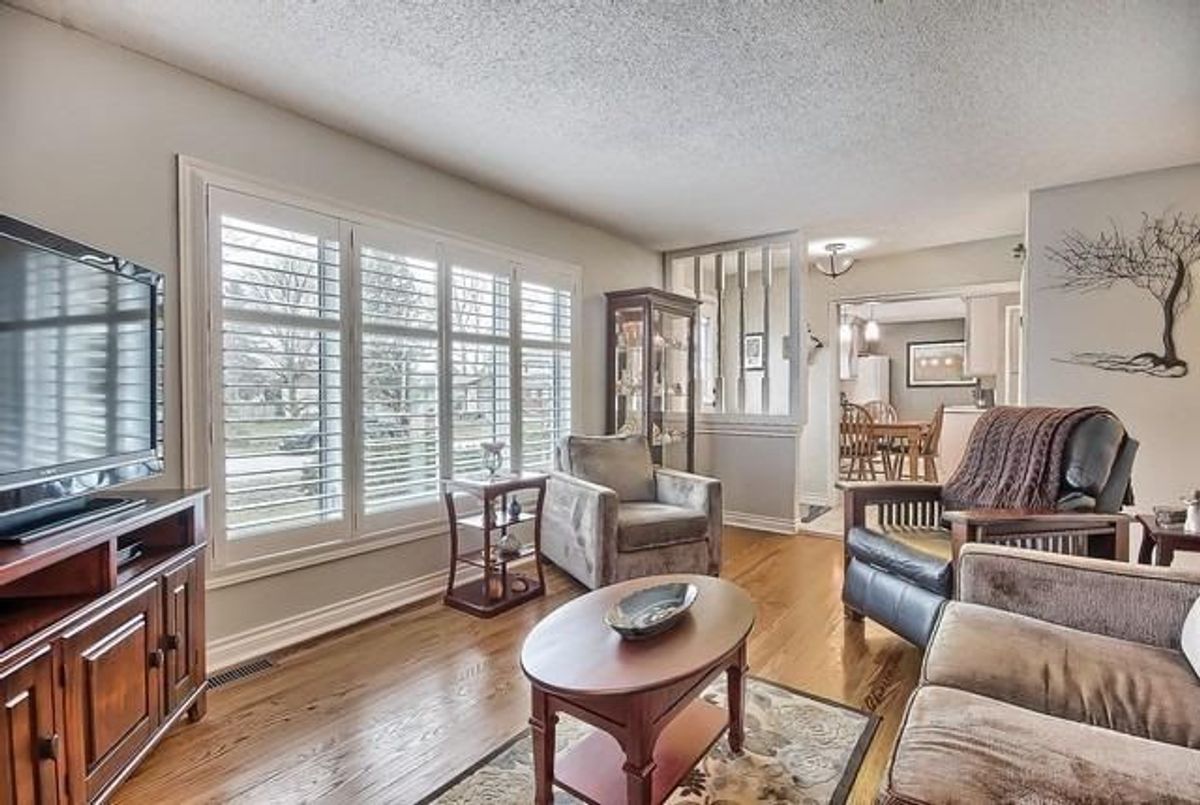 49 May Ave 49 May Ave East Gwillimbury