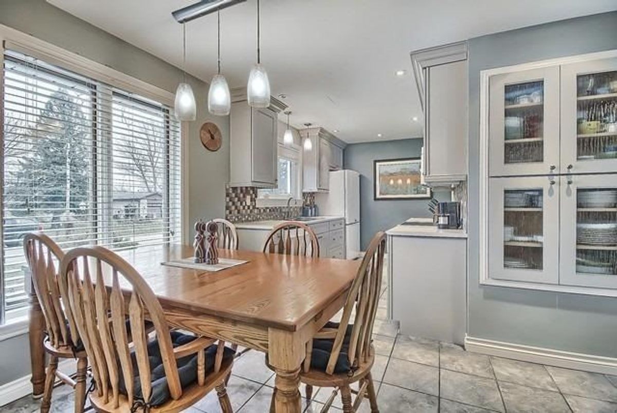49 May Ave 49 May Ave East Gwillimbury