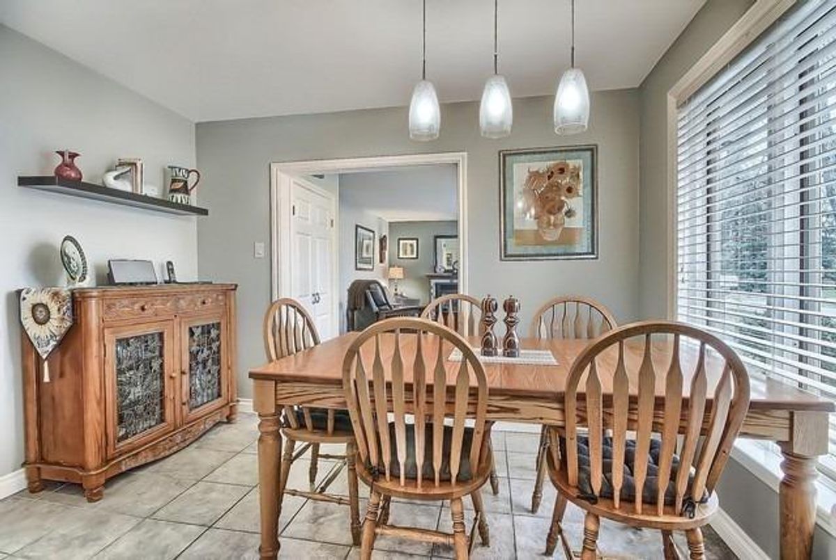 49 May Ave 49 May Ave East Gwillimbury