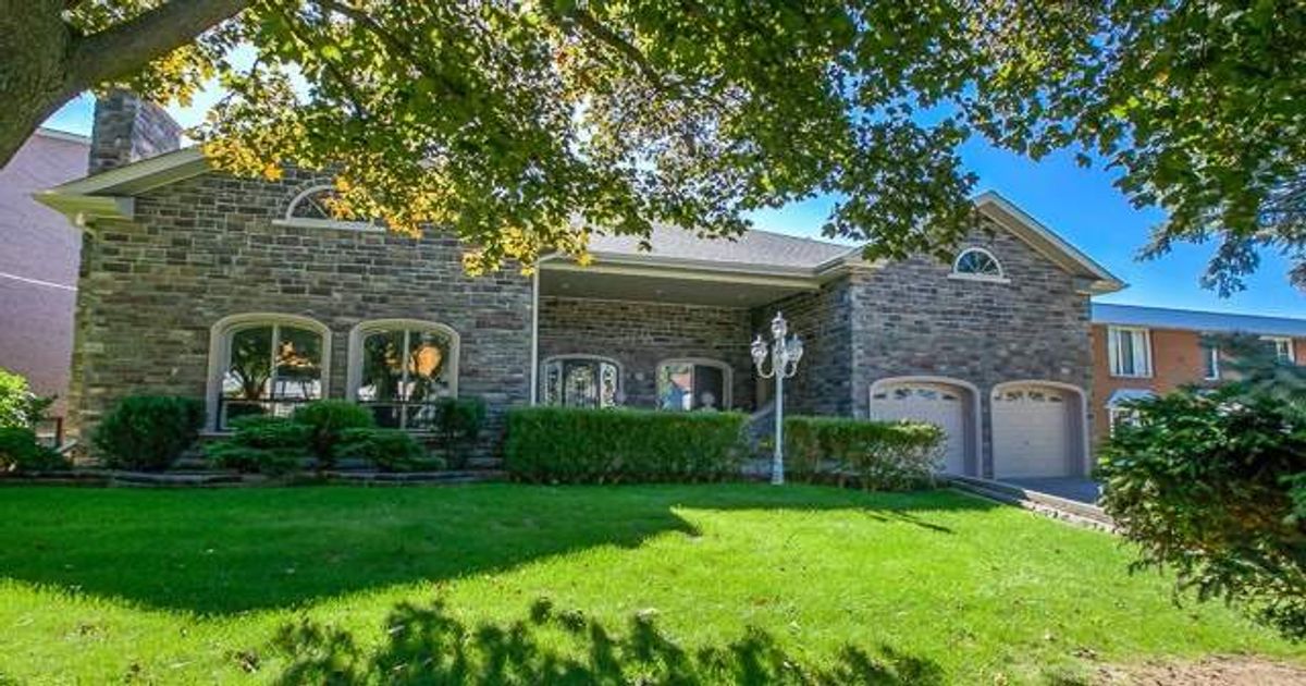 15 Kings Inn Tr Markham