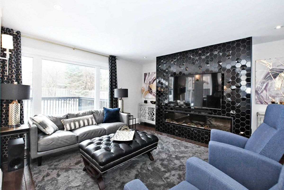 897 Lockwood Circ 897 Lockwood Circ Newmarket