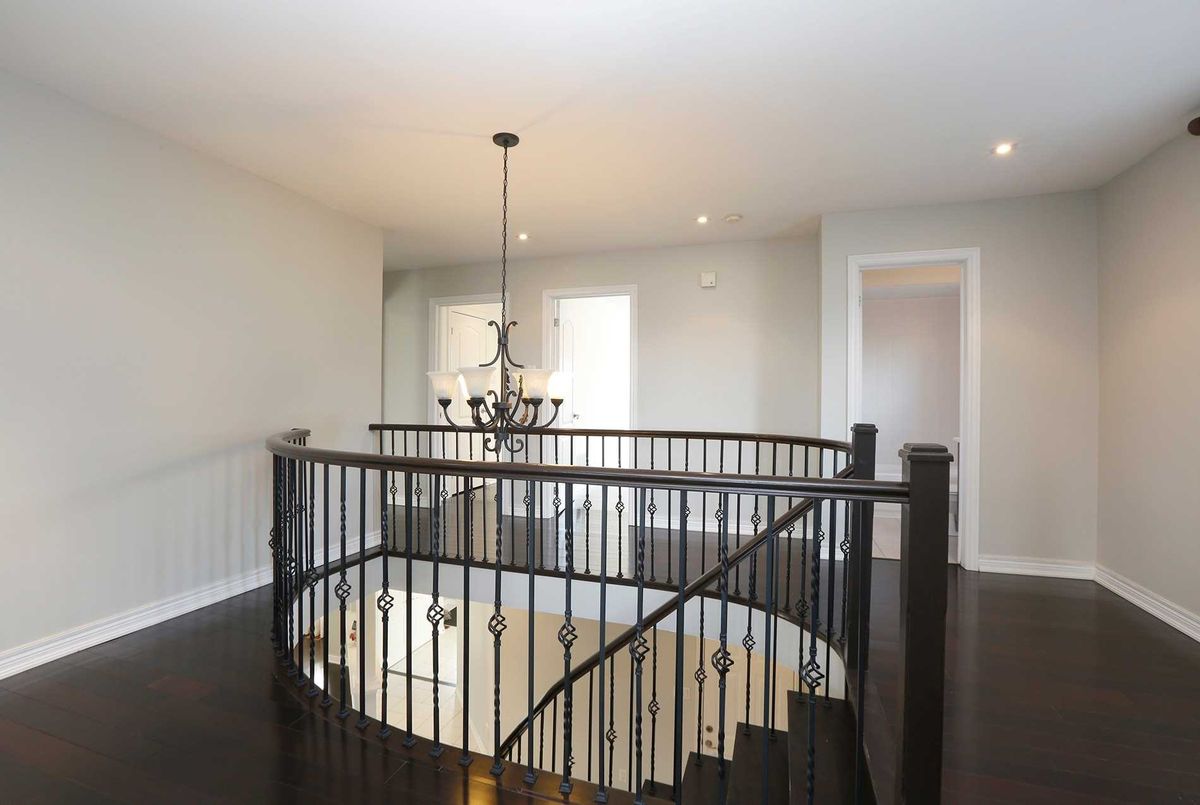 26 Bond Cres 26 Bond Cres Richmond Hill
