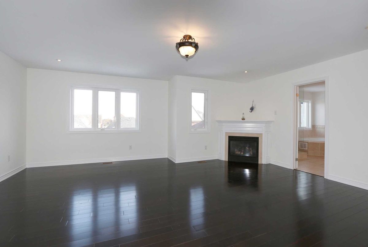 26 Bond Cres 26 Bond Cres Richmond Hill