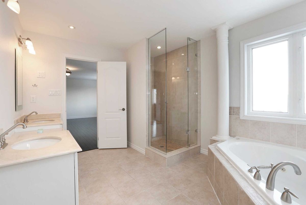 26 Bond Cres 26 Bond Cres Richmond Hill