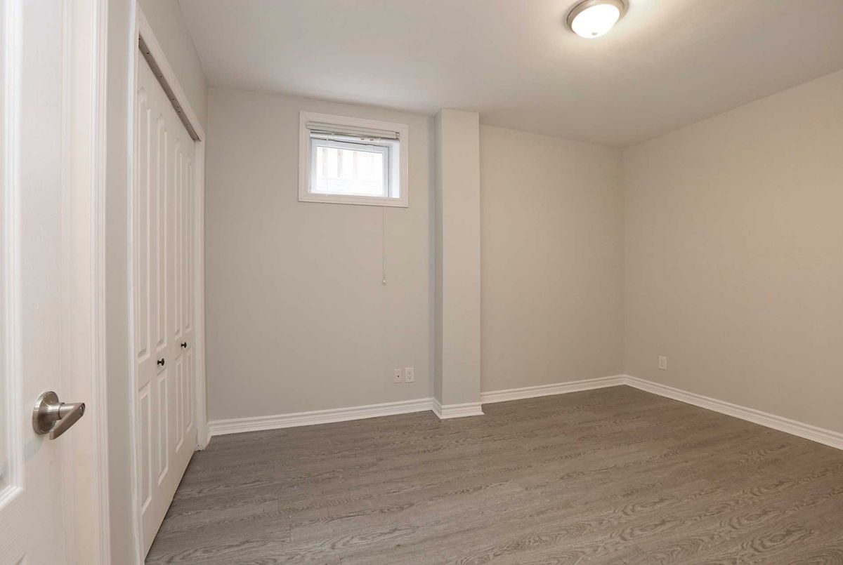 26 Bond Cres 26 Bond Cres Richmond Hill