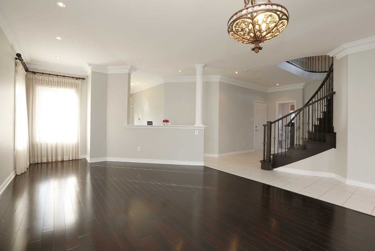 26 Bond Cres 26 Bond Cres Richmond Hill