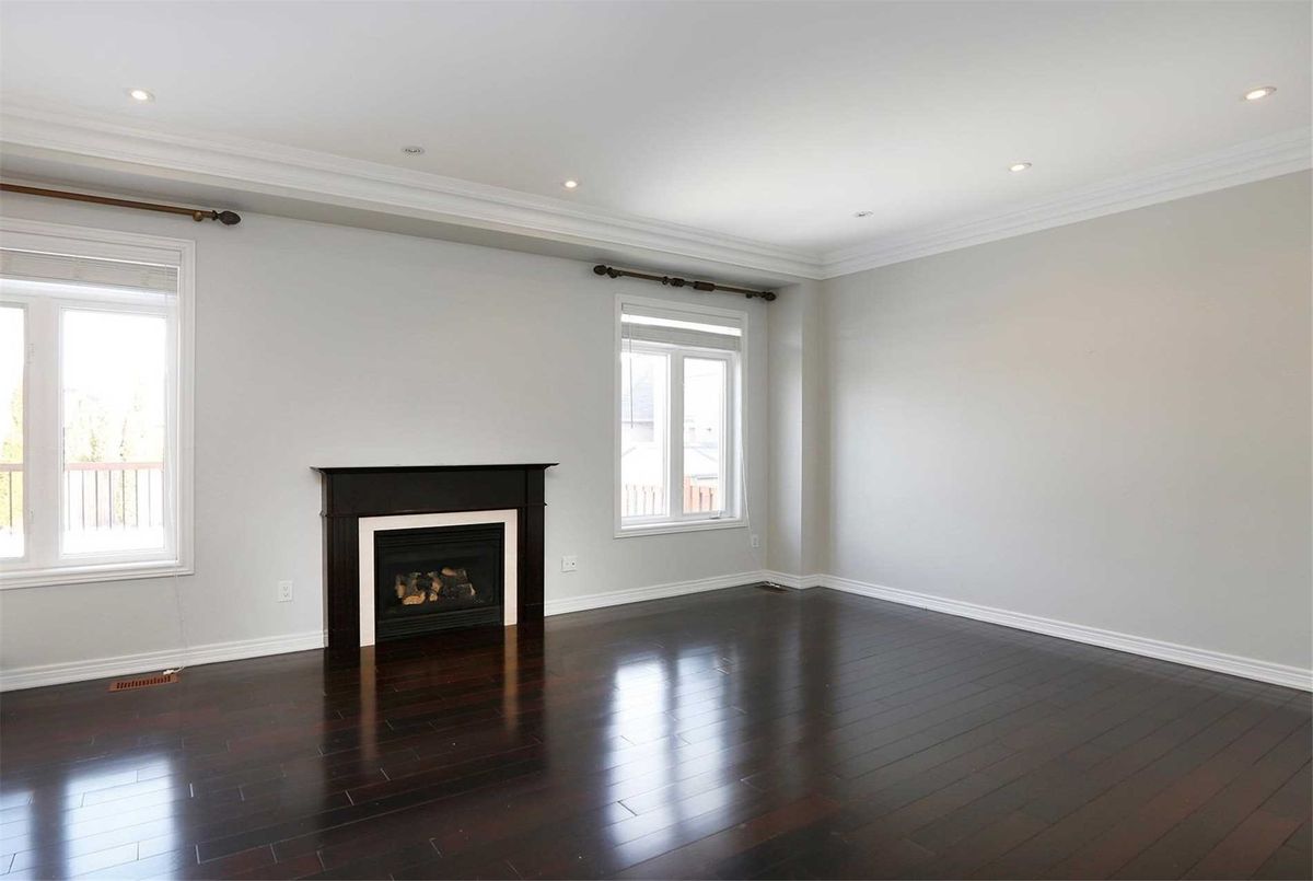 26 Bond Cres 26 Bond Cres Richmond Hill