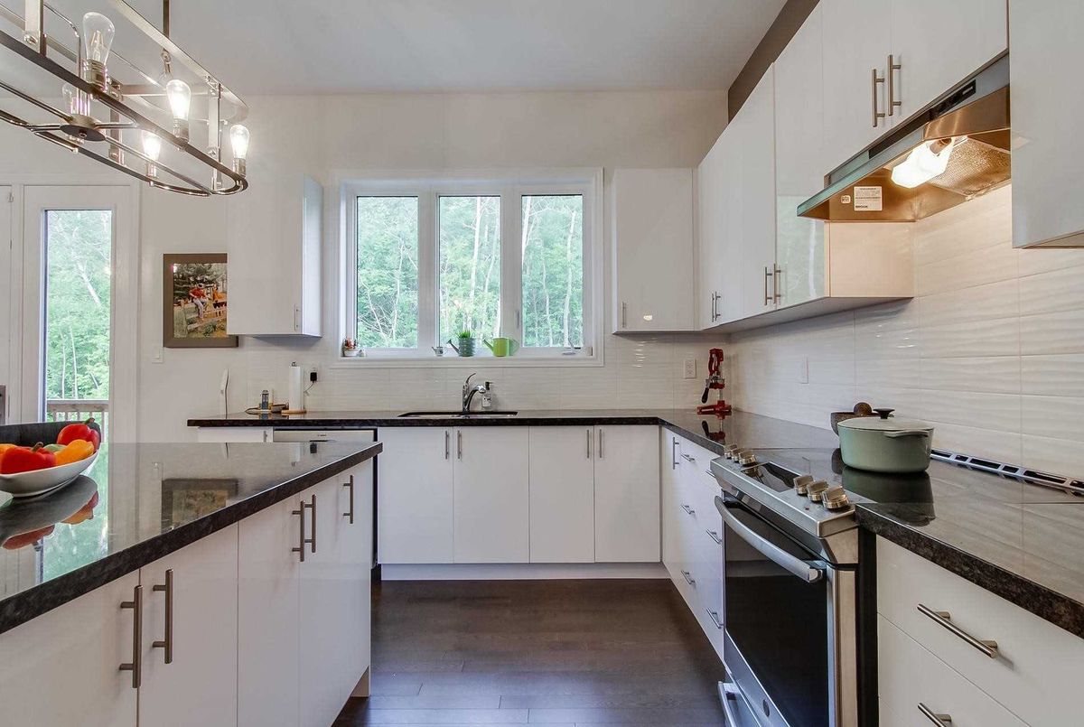 1625 Emberton Way W 1625 Emberton Way W Innisfil