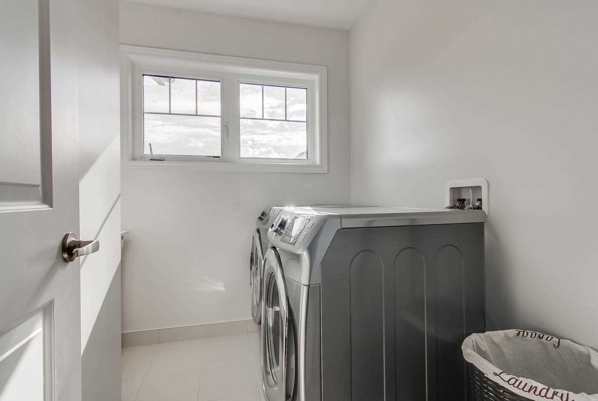 1625 Emberton Way W 1625 Emberton Way W Innisfil