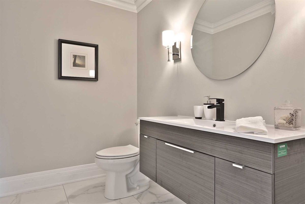 142 Old Surrey Lane 142 Old Surrey Lane Richmond Hill