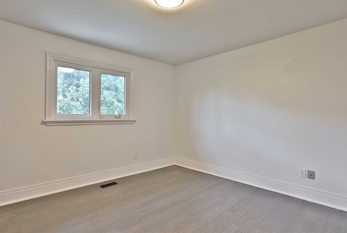 142 Old Surrey Lane 142 Old Surrey Lane Richmond Hill