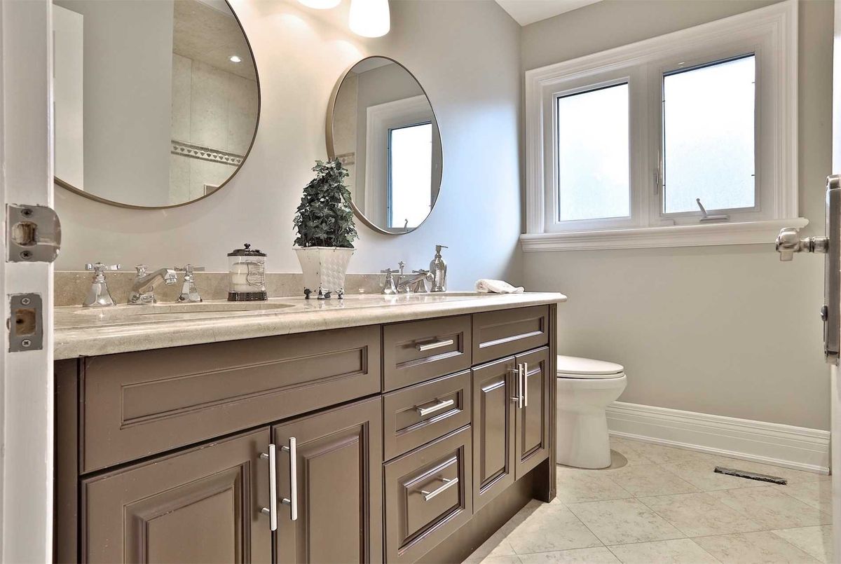 142 Old Surrey Lane 142 Old Surrey Lane Richmond Hill
