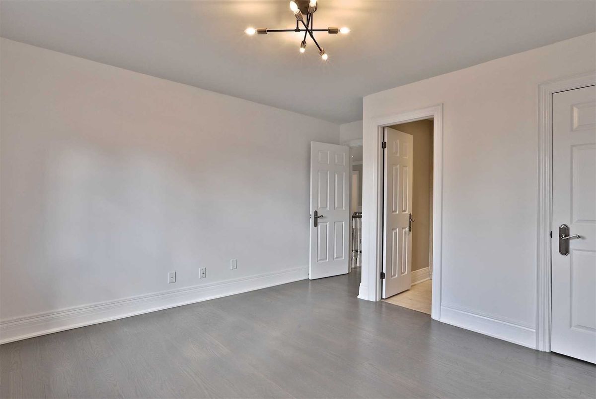 142 Old Surrey Lane 142 Old Surrey Lane Richmond Hill