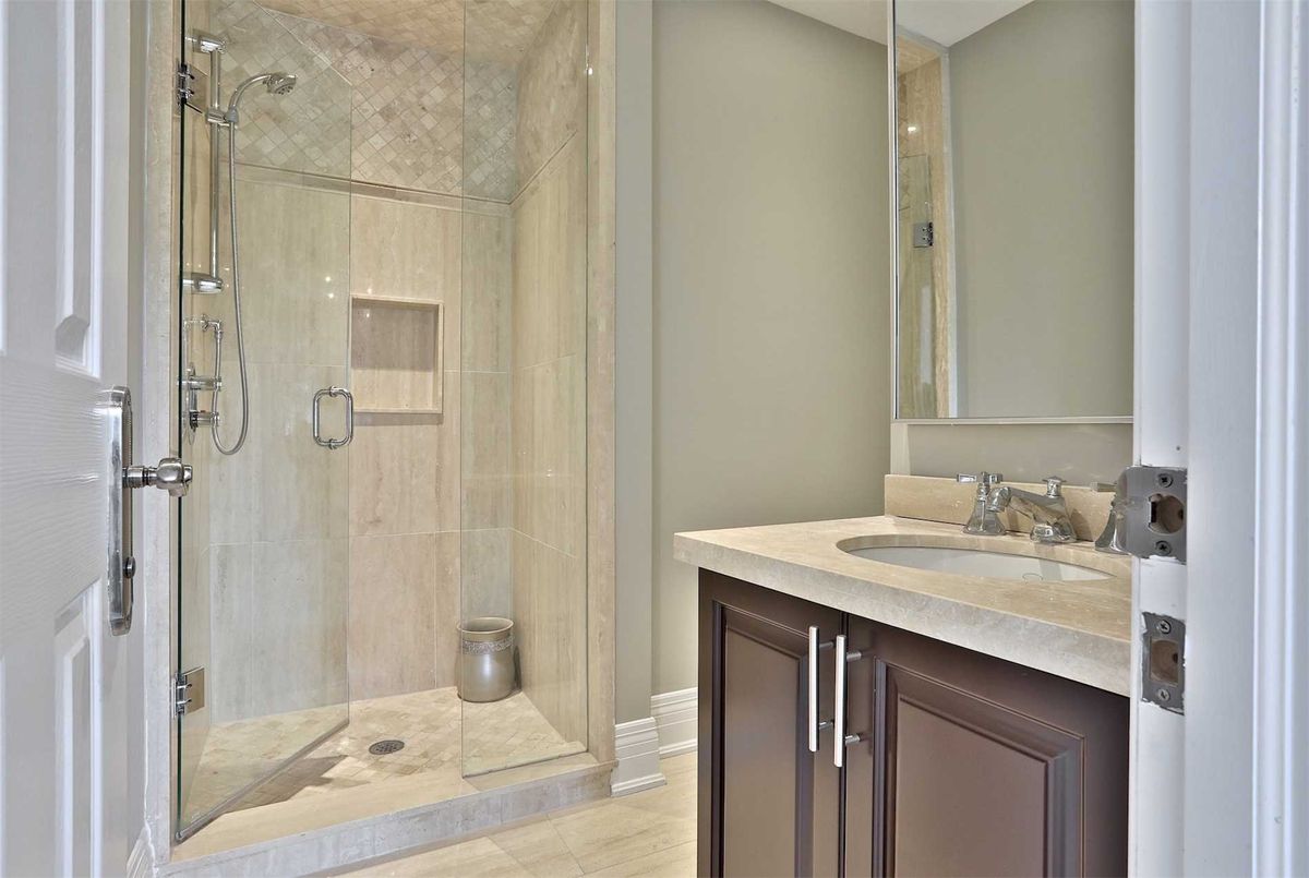 142 Old Surrey Lane 142 Old Surrey Lane Richmond Hill