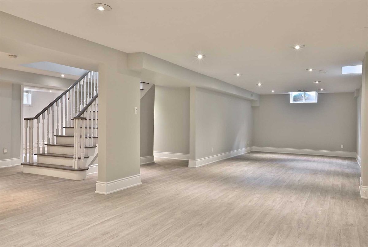 142 Old Surrey Lane 142 Old Surrey Lane Richmond Hill