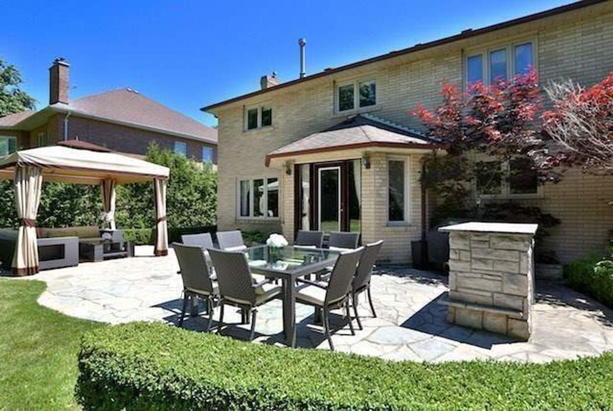 142 Old Surrey Lane 142 Old Surrey Lane Richmond Hill