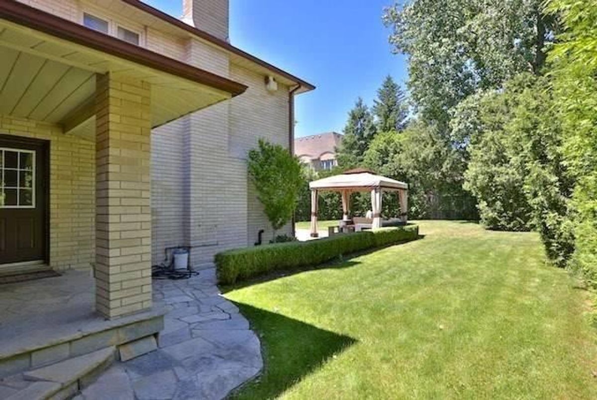 142 Old Surrey Lane 142 Old Surrey Lane Richmond Hill