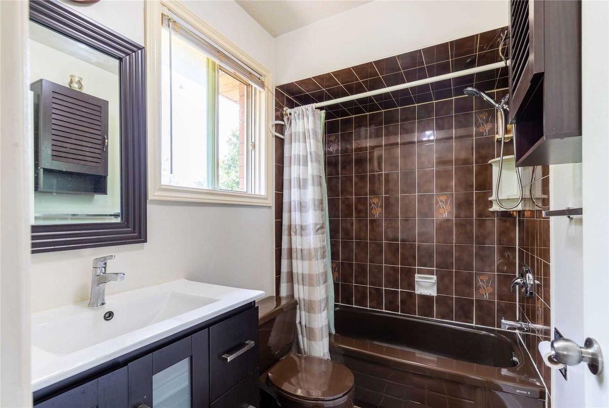 329 Atha Ave 329 Atha Ave Richmond Hill