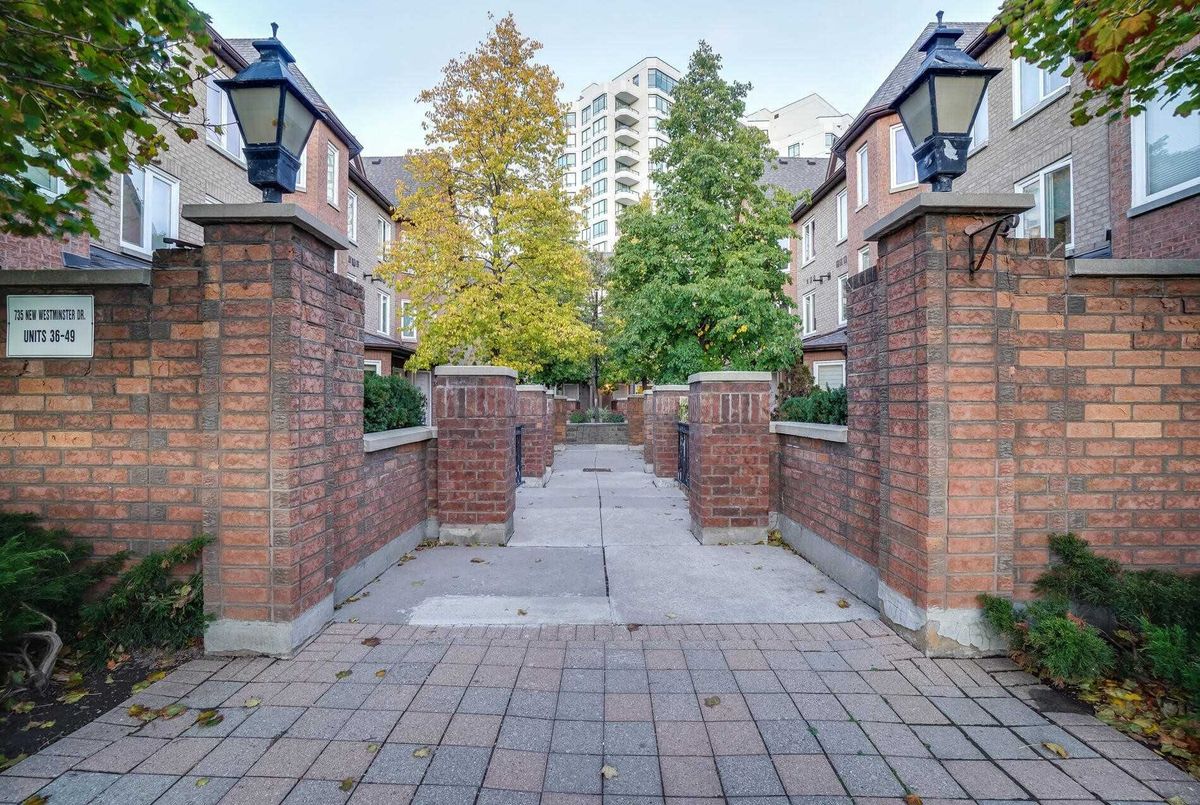 43-735 New Westminster Dr 43-735 New Westminster Dr Vaughan