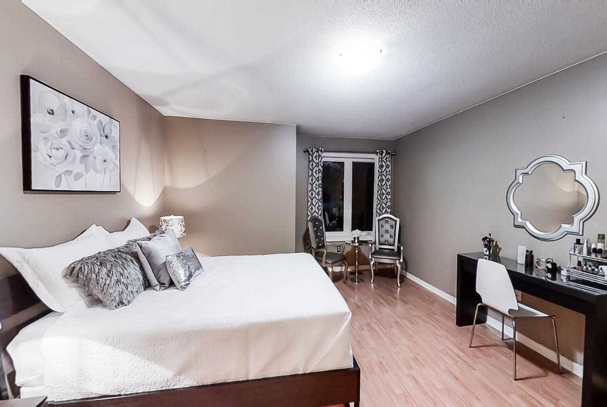 43-735 New Westminster Dr 43-735 New Westminster Dr Vaughan