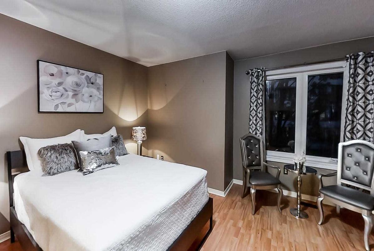 43-735 New Westminster Dr 43-735 New Westminster Dr Vaughan