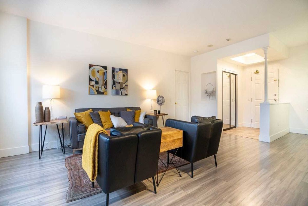 313-7398 Yonge St 313-7398 Yonge St Vaughan