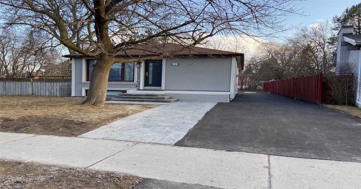 107 Murray Dr Aurora
