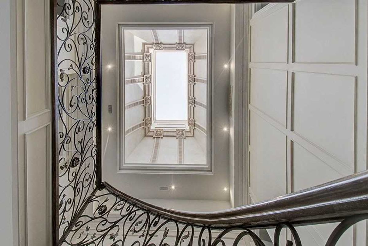 img-gallery