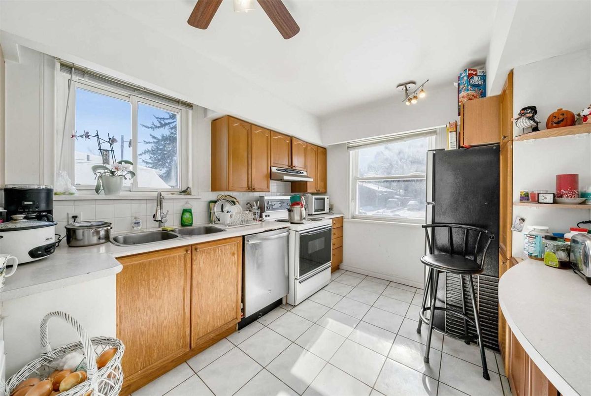 345 Taylor Mills Dr 345 Taylor Mills Dr Richmond Hill
