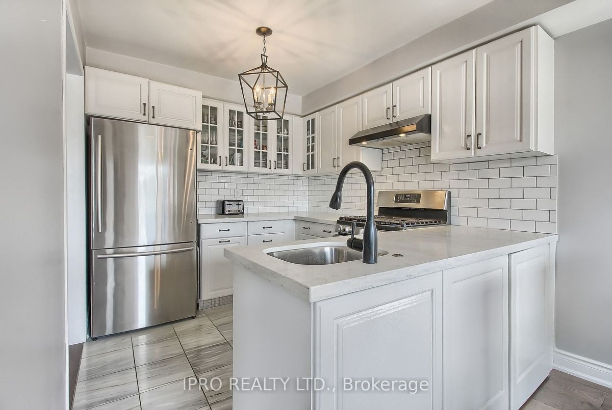 249 Warner Crescent 249 Warner Crescent Newmarket