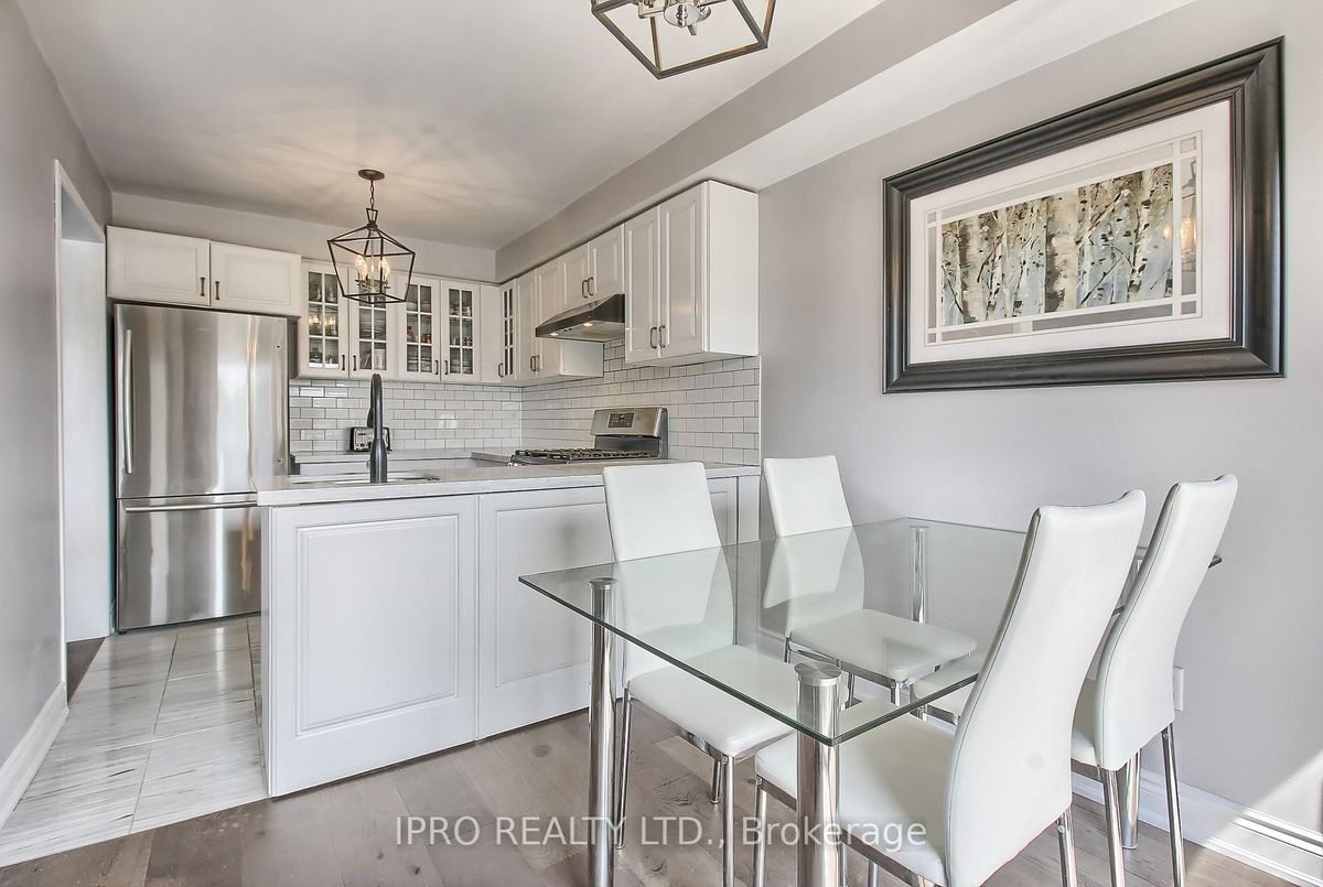 249 Warner Crescent 249 Warner Crescent Newmarket