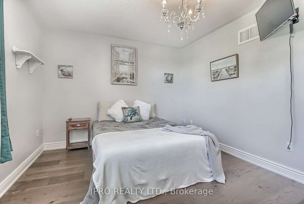 249 Warner Crescent 249 Warner Crescent Newmarket