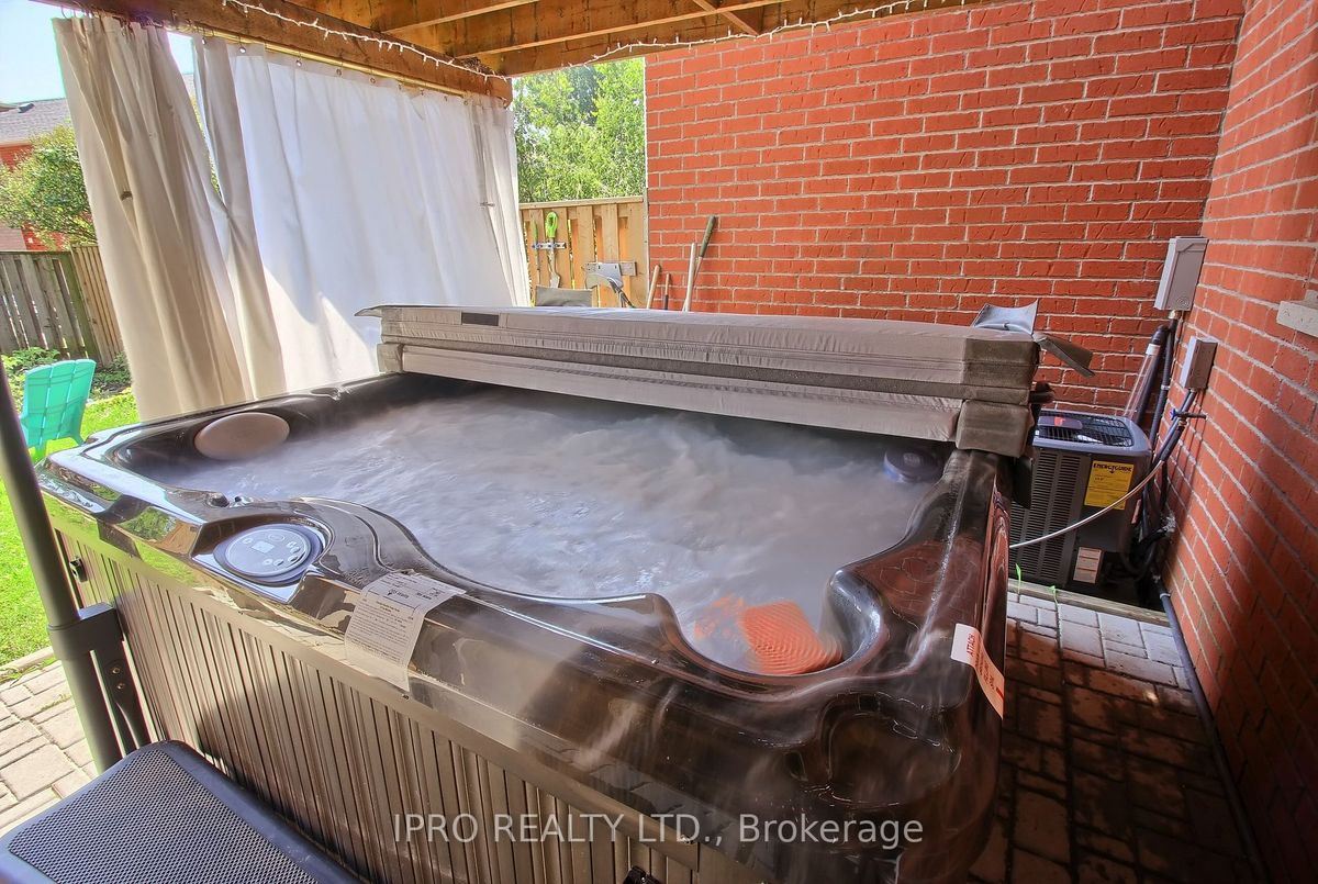 249 Warner Crescent 249 Warner Crescent Newmarket