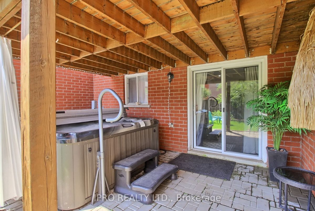 249 Warner Crescent 249 Warner Crescent Newmarket