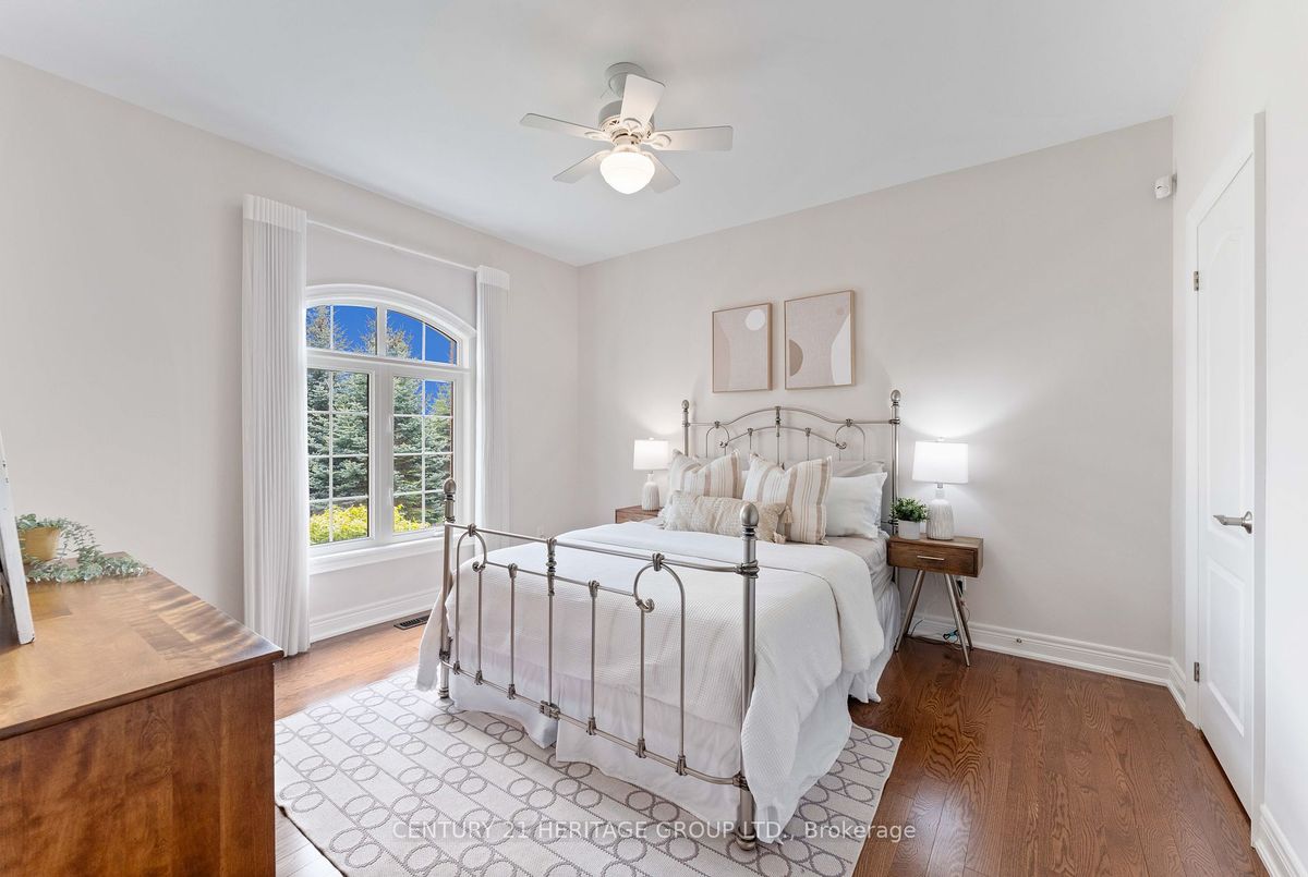12 Kathryn Crt 12 Kathryn Crt Bradford West Gwillimbury