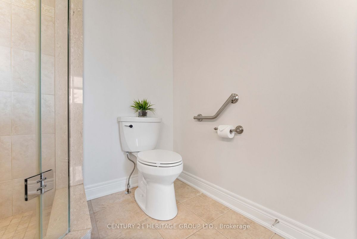 12 Kathryn Crt 12 Kathryn Crt Bradford West Gwillimbury