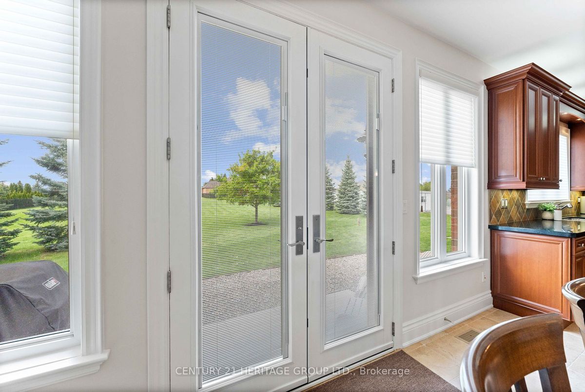 12 Kathryn Crt 12 Kathryn Crt Bradford West Gwillimbury
