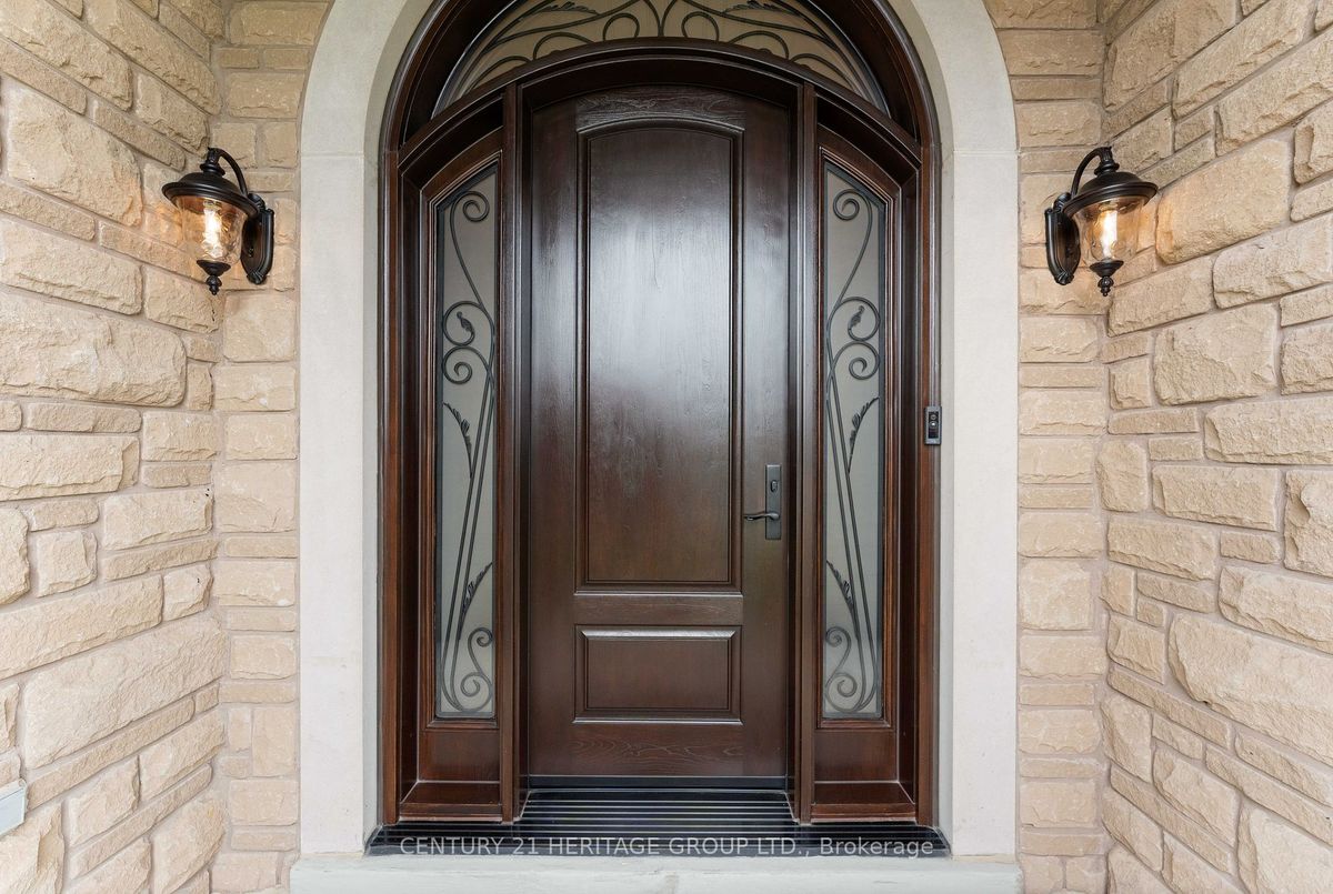 12 Kathryn Crt 12 Kathryn Crt Bradford West Gwillimbury