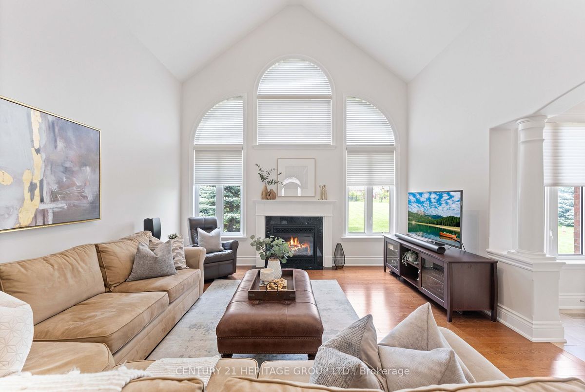 12 Kathryn Crt 12 Kathryn Crt Bradford West Gwillimbury