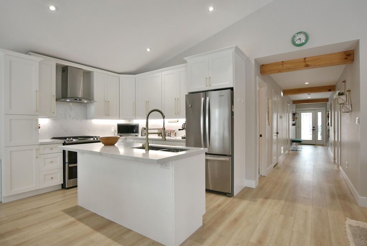 16 CARIBBEAN Drive 16 CARIBBEAN Drive Wasaga Beach