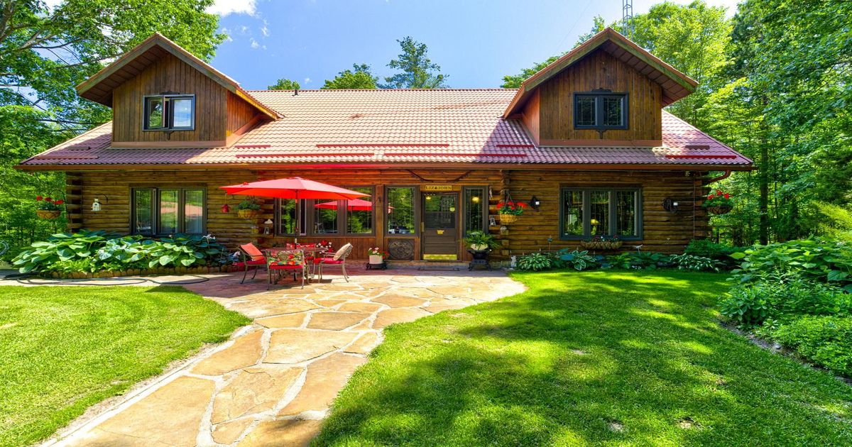 1519 Nursery Road Springwater